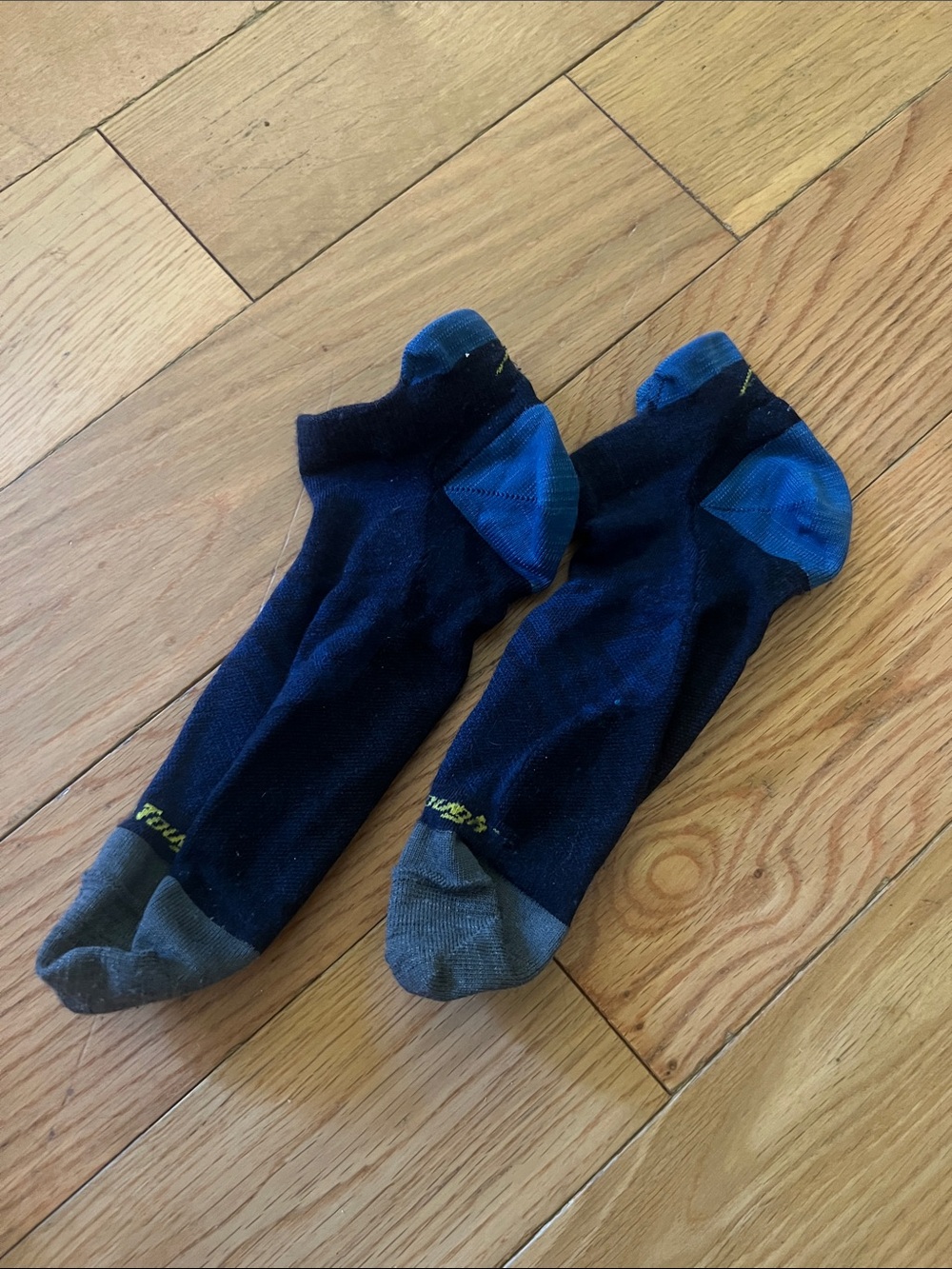 Darn Tough Men's Low-Cut Navy and Blue Performance Socks